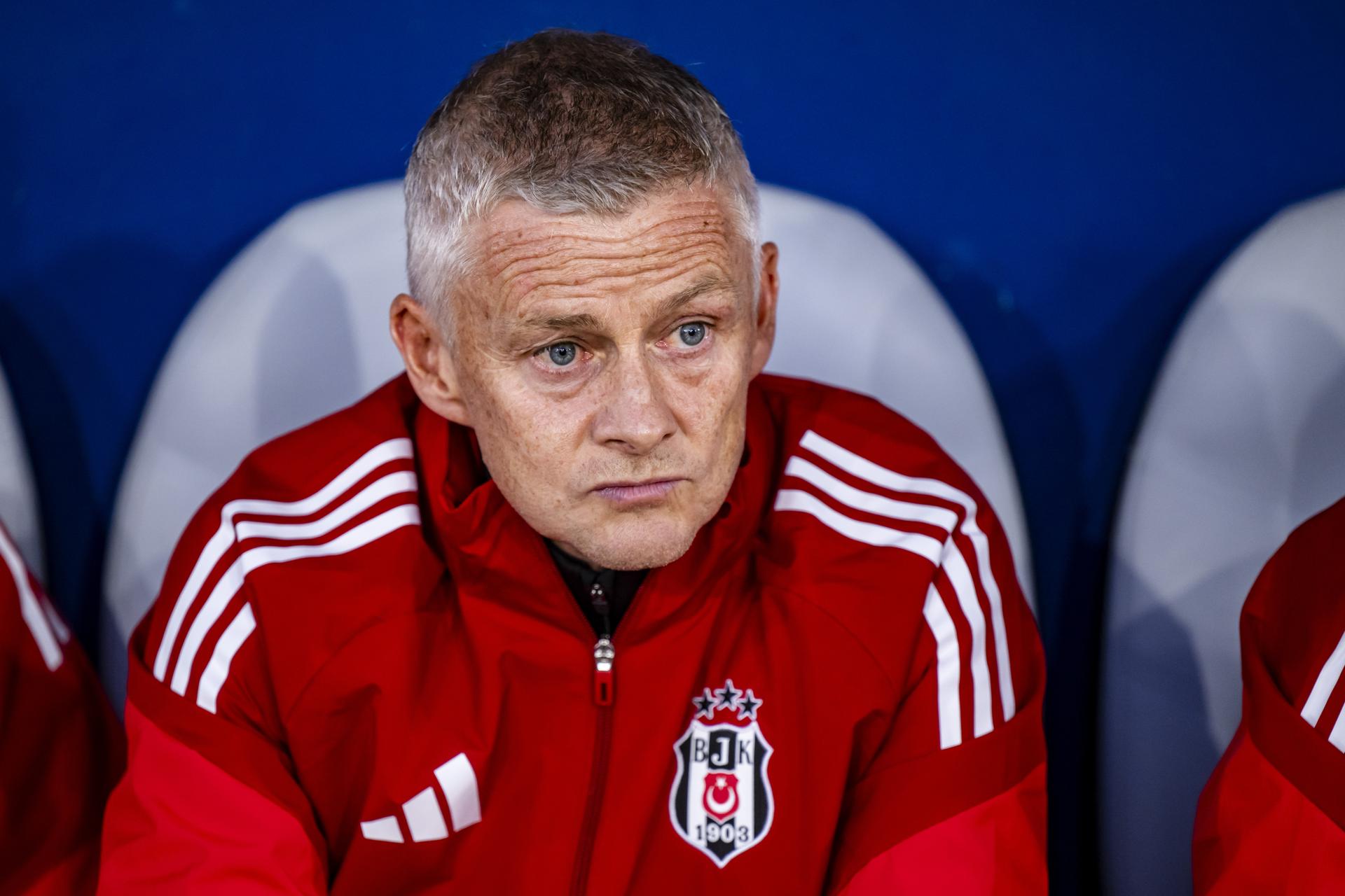 El técnico noruego Ole Gunnar Solskjaer, que ha sido destituido como entrenador del Besiktas, tras no lograr el acceso a la fase liga de la Liga Conferencia. EFE/EPA/JEAN-CHRISTOPHE BOTT