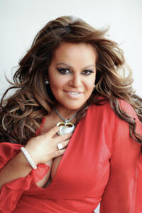 Fotografía sin fecha cedida por Jenni Rivera Enterprises donde aparece la fallecida cantante mexicana Jenni Rivera. Rivera entrará en el Salón de la Fama del Long Beach City College (LBCC), institución académica donde estudió, qué reconocerá sus aportes a la música, así como por su incansable trabajo como activista, defensora de los inmigrantes y la comunidad latina en Estados Unidos. EFE/ Jenni Rivera Enterprises