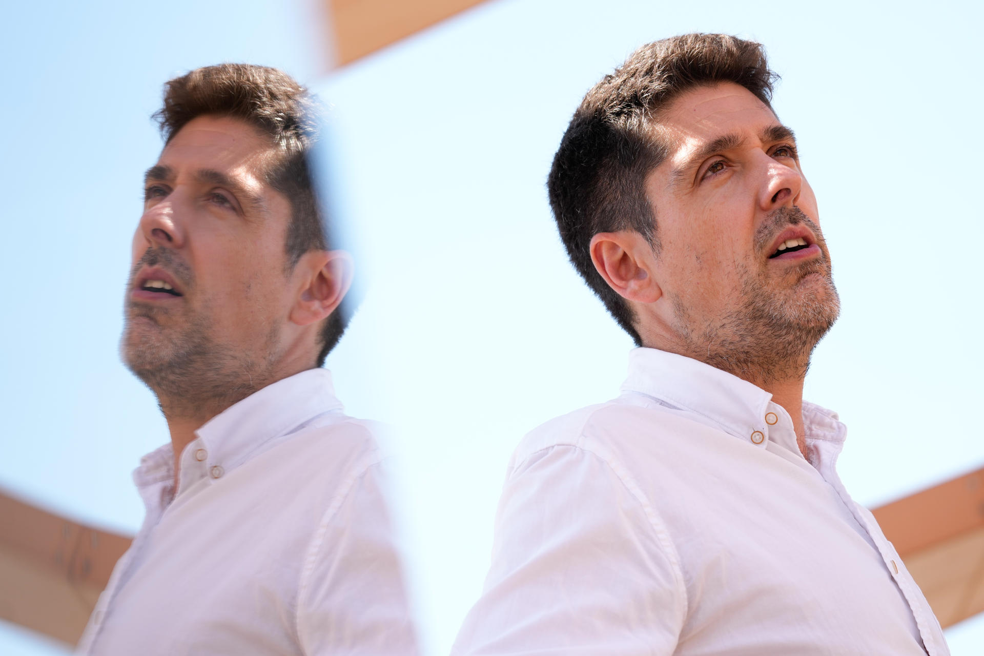 El portavoz de Comuns en el Parlamento de Cataluña, Dvid Cid, explica en una entrevista con la Agencia EFE cómo afronta su partido la negociación con el Govern de Salvador Illa de cara a la aprobación de los presupuestos de la Generalitat para 2026. EFE/Enric Fontcuberta