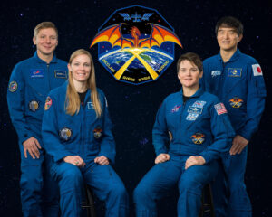 Fotografía cedida sin fecha específica por la NASA que muestra posando, de izquierda a derecha, al cosmonauta ruso Kirill Peskov, la piloto de la NASA Nichole Ayers, la comandante de la NASA Anne McClain y al especialista de misión de la agencia espacial japonesa JAXA Takuya Onishi. EFE/ NASA/ Bill Stafford /Helen Arase Vargas