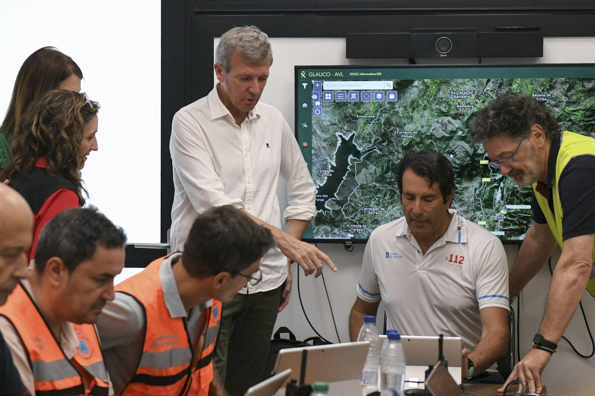 El presidente de la Xunta, Alfonso Rueda, durante la visita que ha realizado con la conselleira de Medio Rural, María José Gómez, al Centro de Coordinación Operativa (CECOP) de Ourense. EFE/Xunta de Galicia -SOLO USO EDITORIAL/SOLO DISPONIBLE PARA ILUSTRAR LA NOTICIA QUE ACOMPAÑA (CRÉDITO OBLIGATORIO)-
