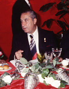 El presidente peruano Francisco Morales, durante una cena de gala ofrecida por los Reyes de España en Lima. EFE/Archivo