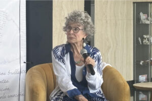 La actriz puertorriqueña Rita Moreno participa en un evento este martes, en el Centro de Bellas Artes de San Juan (Puerto Rico). EFE/ Esther Alaejos