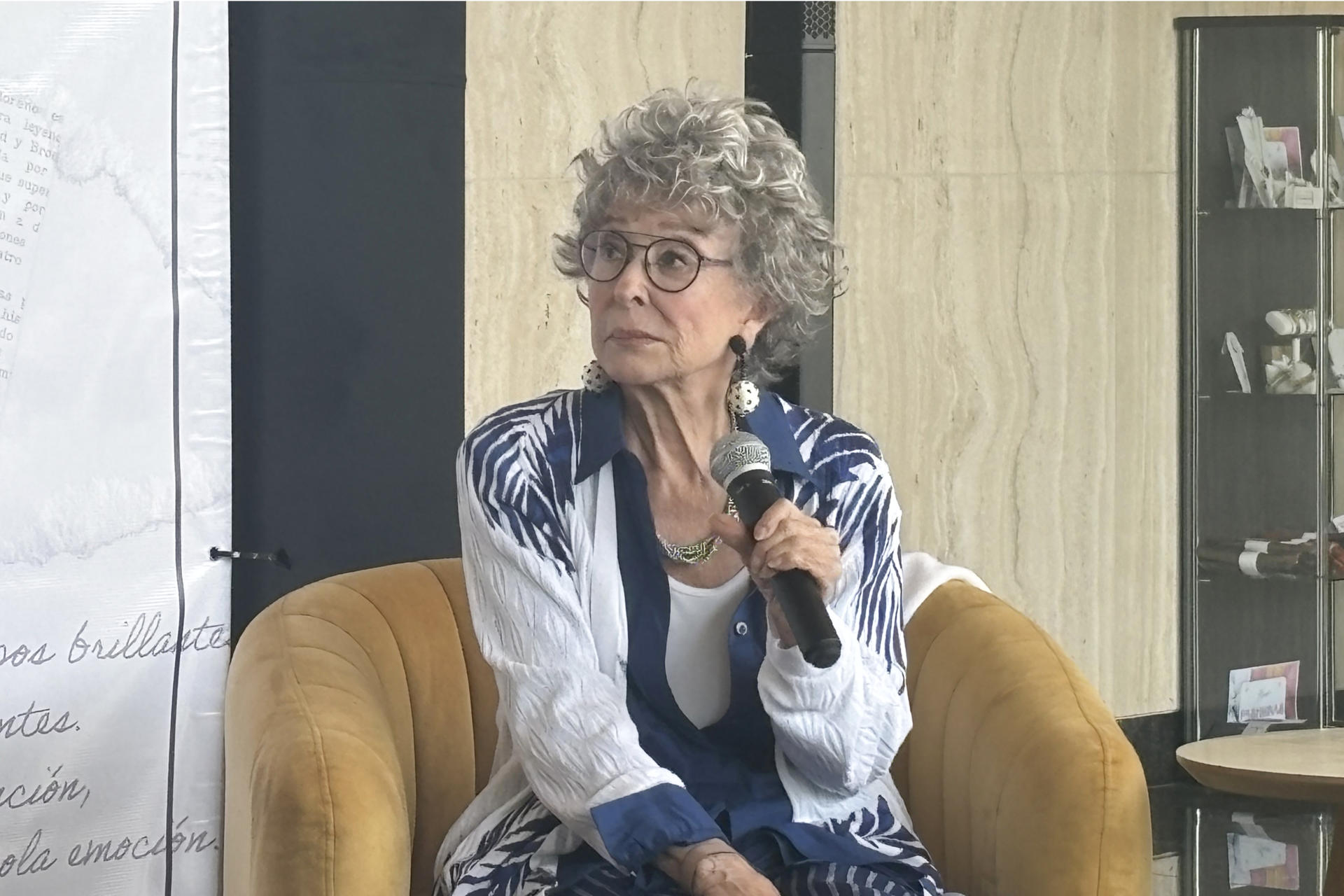 La actriz puertorriqueña Rita Moreno participa en un evento este martes, en el Centro de Bellas Artes de San Juan (Puerto Rico). EFE/ Esther Alaejos