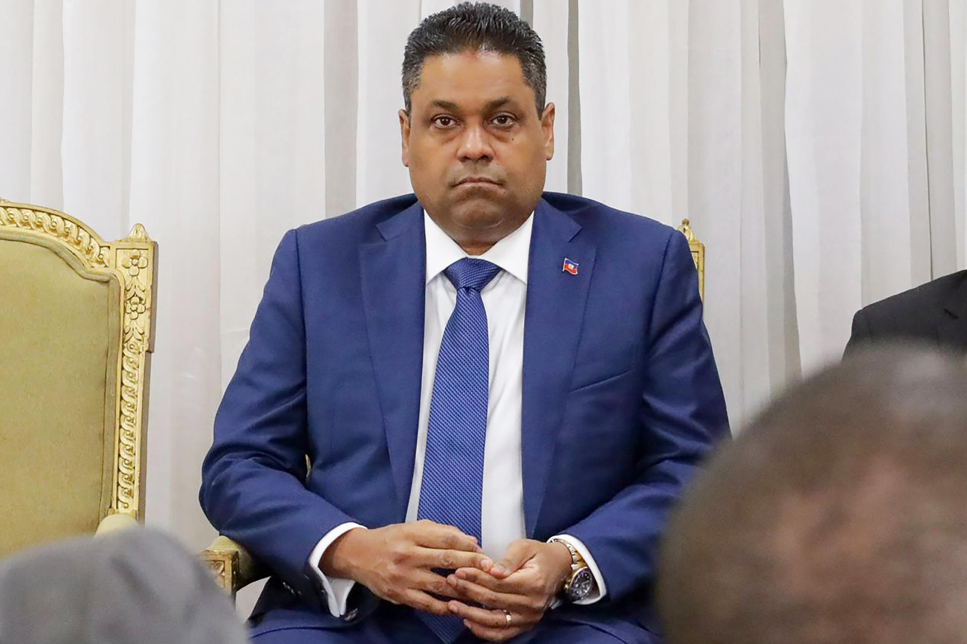 El nuevo presidente del Consejo Presidencial de Transición (CPT), Laurent Saint-Cyr, asiste al acto de su posesión este jueves, en Puerto Príncipe (Haití). EFE/ Dieugo André