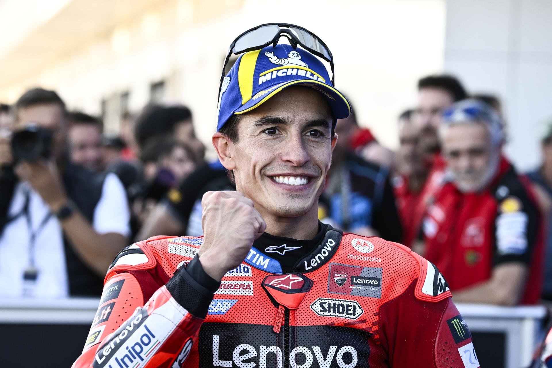El piloto español Marc Márquez, líder del destacado del Mundial de MotoGP,tras ganar en Balatonfokajar, Hungría, en primera posición . EFE/EPA/Boglarka Bodnar T