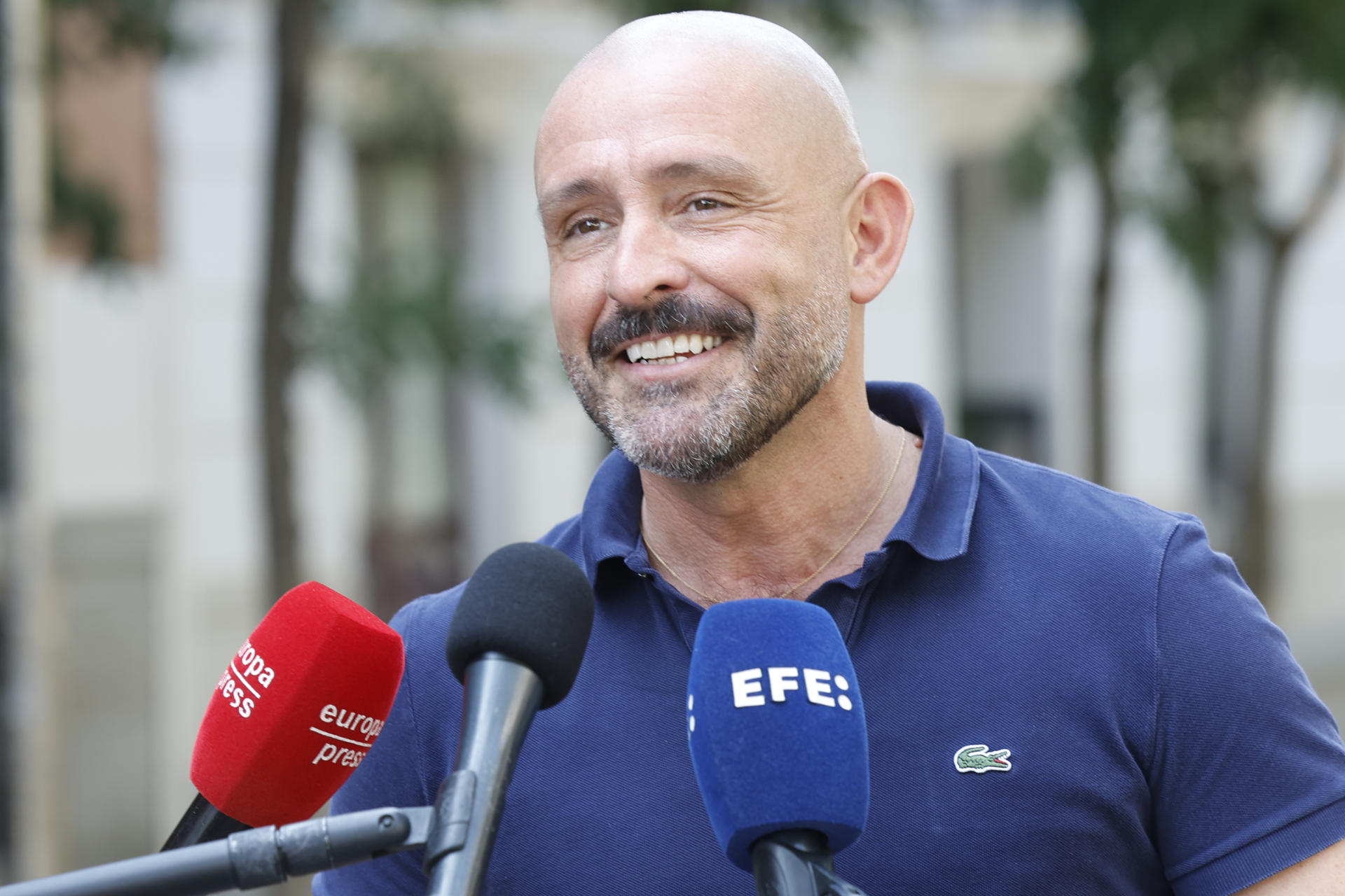 El vicesecretario de Educación e Igualdad del PP, Jaime de los Santos, ofrece declaraciones a los medios sobre temas de actualidad este sábado en Madrid. EFE/J.P. Gandul