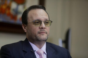 Fotografía de archivo del ministro de Comercio e Industrias, Julio Moltó. EFE/ Carlos Lemos