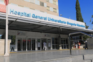 Vista exterior de la entrada principal del Hospital General Universitario Gregorio Marañón. EFE/ Fernando Alvarado