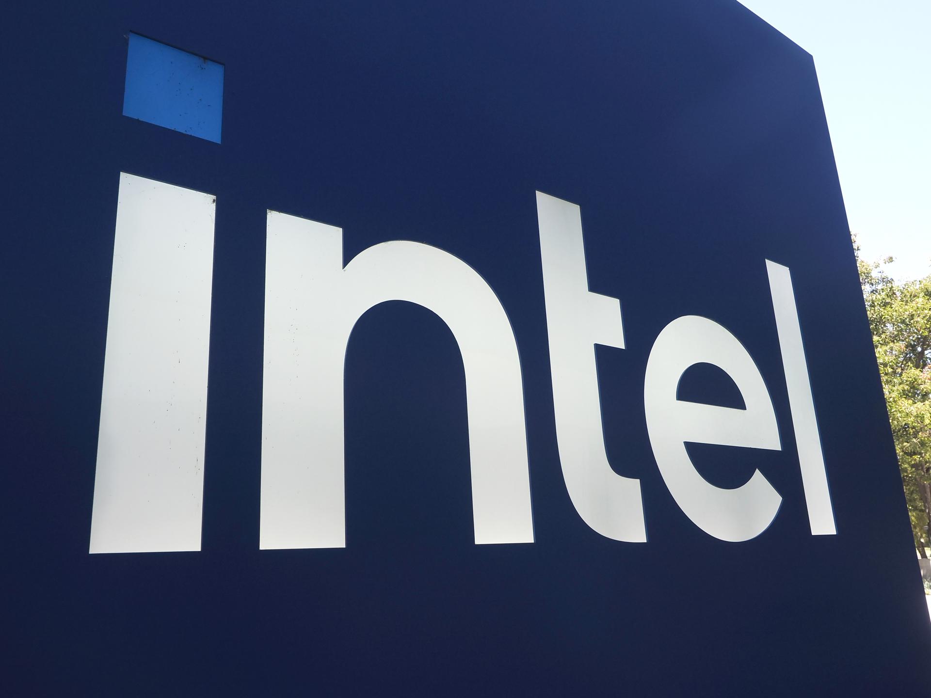 Fotografía de archivo del logo de Intel. EFE/EPA/JOHN G. MABANGLO