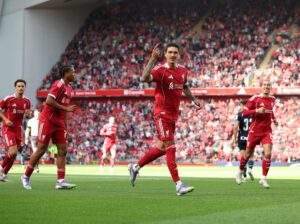 Fotografía de Adam Vaughan, en la que puede verse en una imagen del pasado 4 de agosto al delantero uruguayo Darwin Núñez, del Liverpool. EFE