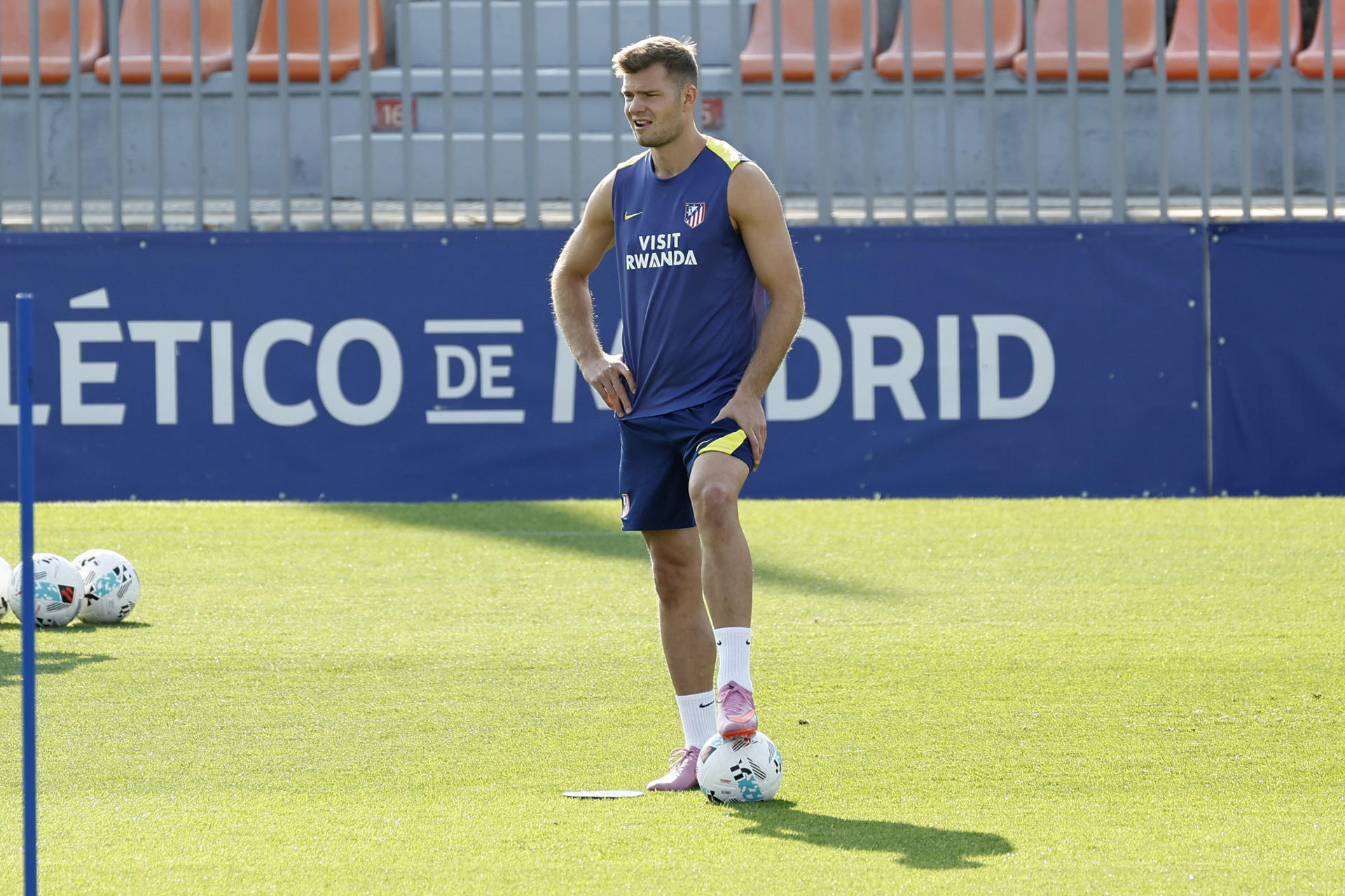 Alexander Sorloth, en un momento del entrenamiento de este viernes. EFE/Chema Moya