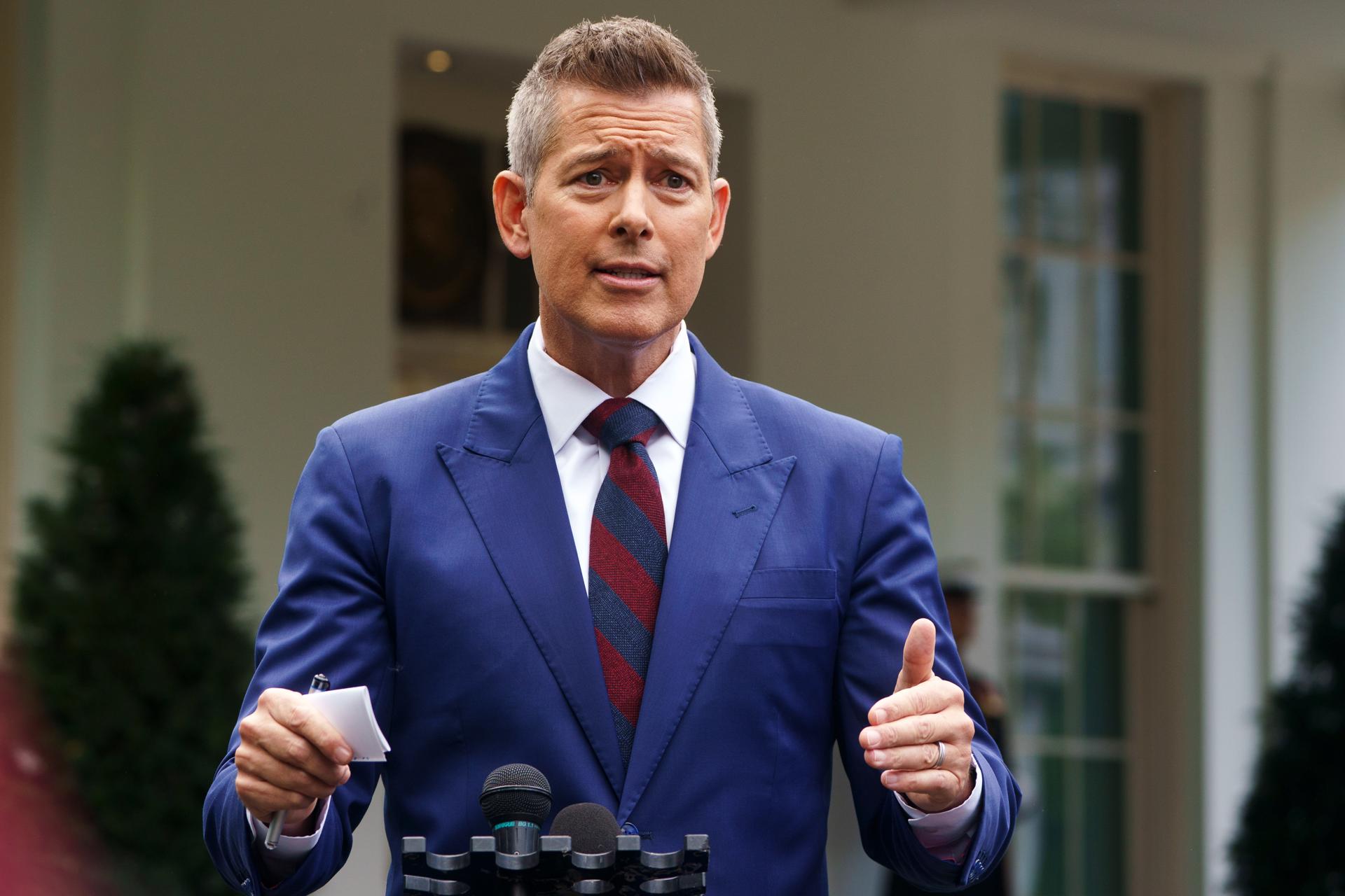 Fotografía de archivo del administrador interino de la Nasa y secretario de Transporte de Estados Unidos, Sean Duffy, en la Casa Blanca en Washington, DC, EE.UU., el 6 de mayo de 2025. EFE/EPA/Will Oliver