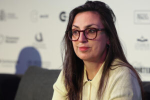 La politóloga Verónica Gago asiste a la charla 'Los desafíos del feminismo frente al avance de los discursos y políticas de ultraderecha' este domingo, durante la Feria de Editores (FED) 2025 en Buenos Aires (Argentina). EFE/ Juan Ignacio Roncoroni