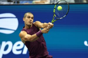 Carlos Alcaraz venció a Reilly Opelka en su estreno en el Abierto de Estados Unidos de 2025. EFE/EPA/BRIAN HIRSCHFELD