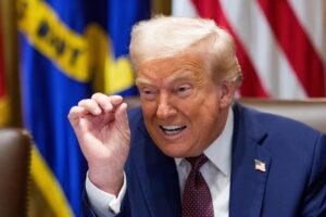 Fotografía de archivo del presidente de EE.UU., Donald J Trump. (Estados Unidos) EFE/AARON SCHWARTZ / POOL