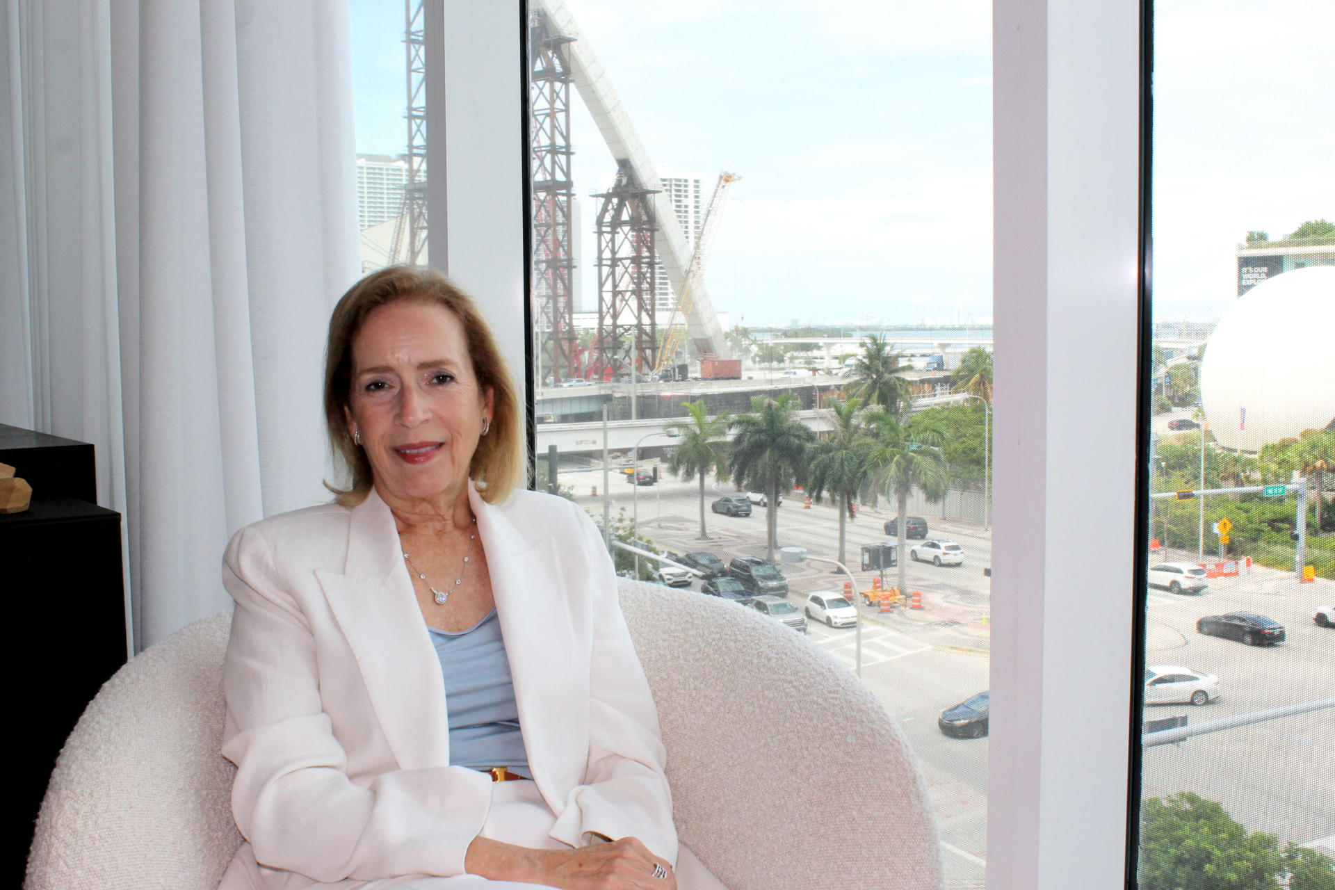 Fotografía del 8 de agosto de 2025 de la socia gerenta de Cervera Real Estate e integrante de Miami Realtors, Alicia Cervera Lamadrid, posando durante una entrevista con EFE en Miami (Estados Unidos). EFE/ Pedro Pablo Cortés