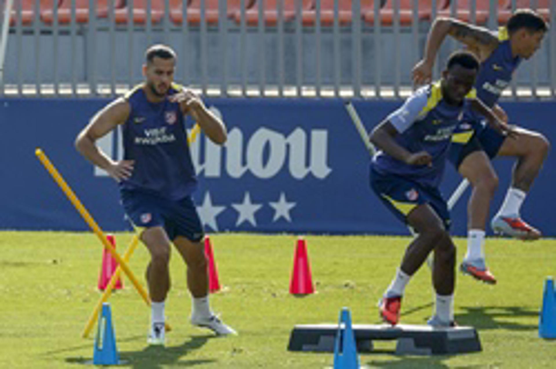 David Hancko y Taifuk, en el entrenamiento de este sábado. EFE/J.P. Gandul.
