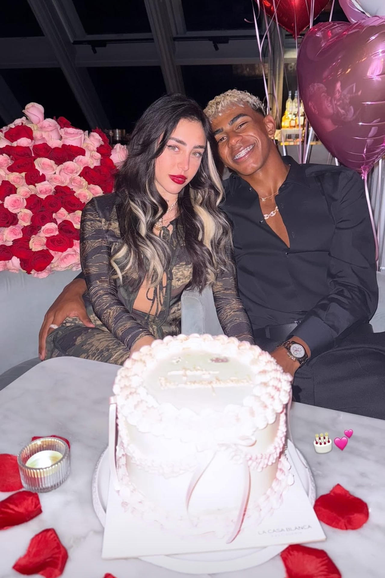 Fotografía tomada de una historia de la cuenta oficial de Instagram @lamineyamal del futbolista español Lamine Yamal (d) junto a la cantante argentina Nicki Nicole. EFE/ @lamineyamal /SOLO USO EDITORIAL/NO VENTAS/SOLO DISPONIBLE PARA ILUSTRAR LA NOTICIA QUE ACOMPAÑA (CRÉDITO OBLIGATORIO)