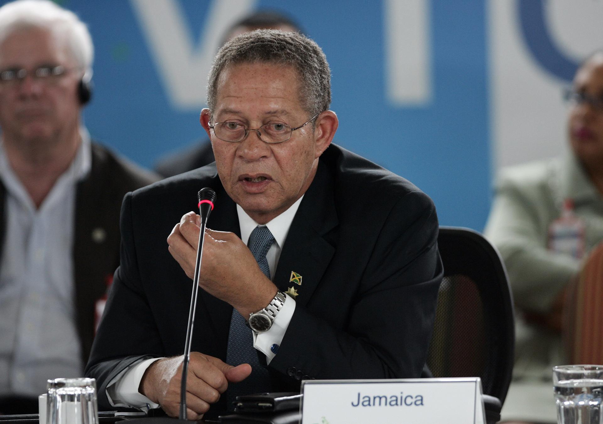 Foto de archivo del exprimer ministro Jamaica, Bruce Golding. EFE/Orlando Barría
