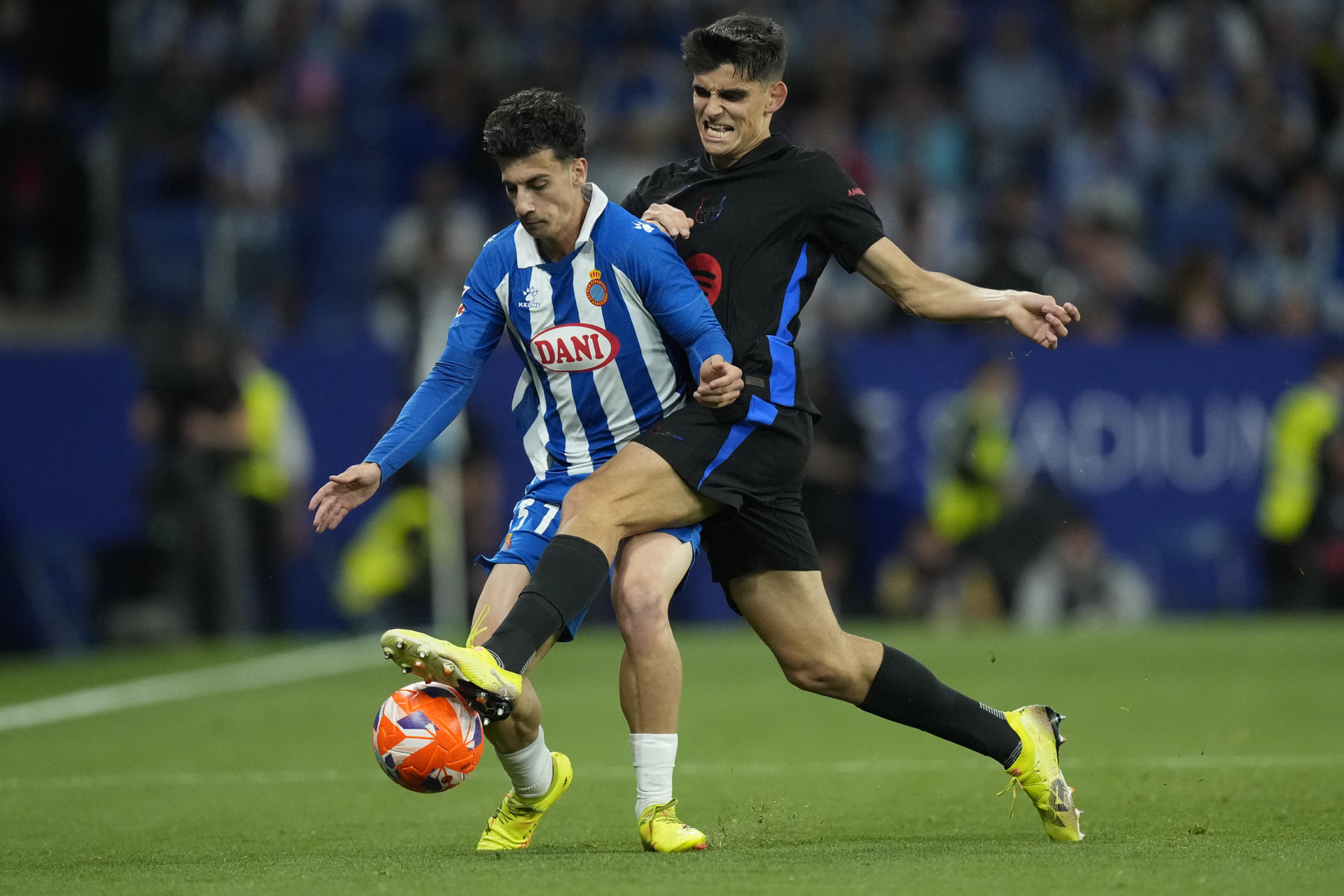 El extremo del Espanyol Antoniu Roca en el RCDE Stadium, en Cornellá de Llobregat, Barcelona en foto de archivo de Enric Fontcuberta. EFE