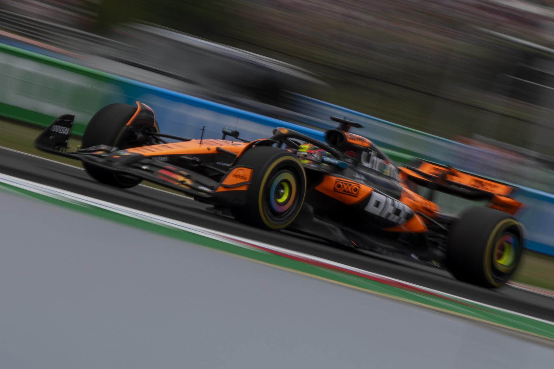 El piloto australiano Oscar Piastri (McLaren) durante la sesión de entrenamientos del Gran Premio de Hungría de este viernes. EFE/Zoltan Balogh (Restricciones para Hungría)