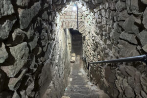 Fotografía del 2 de mayo 2025 que muestra los túneles del parque arqueológico Copán Ruinas, en Copán (Honduras). EFE/Germán Reyes