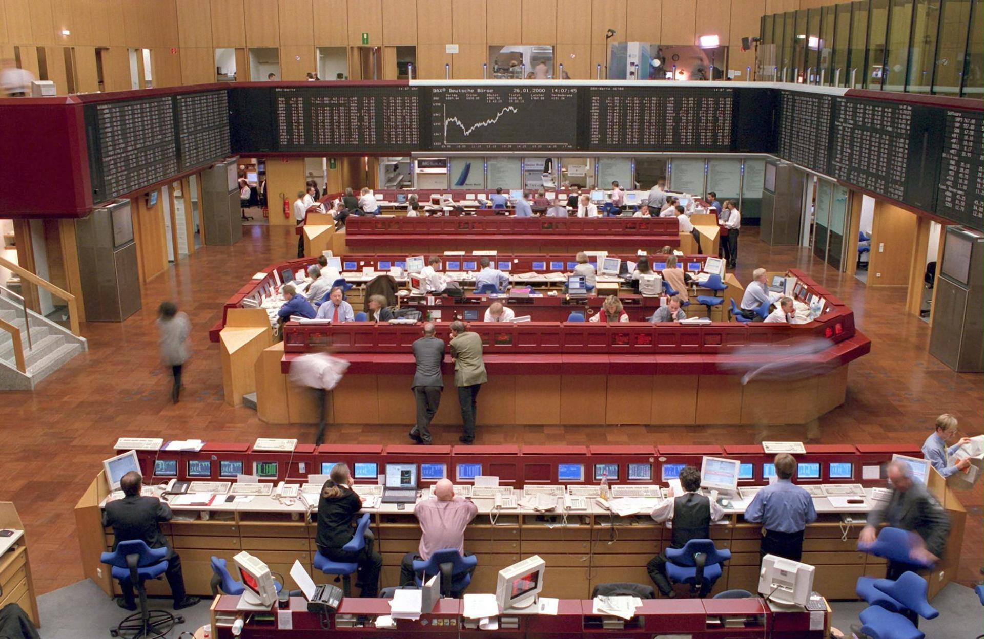 Imagen de archivo del parqué de la Bolsa de Fráncfort. PHOTO DPA/KATJA LENZ