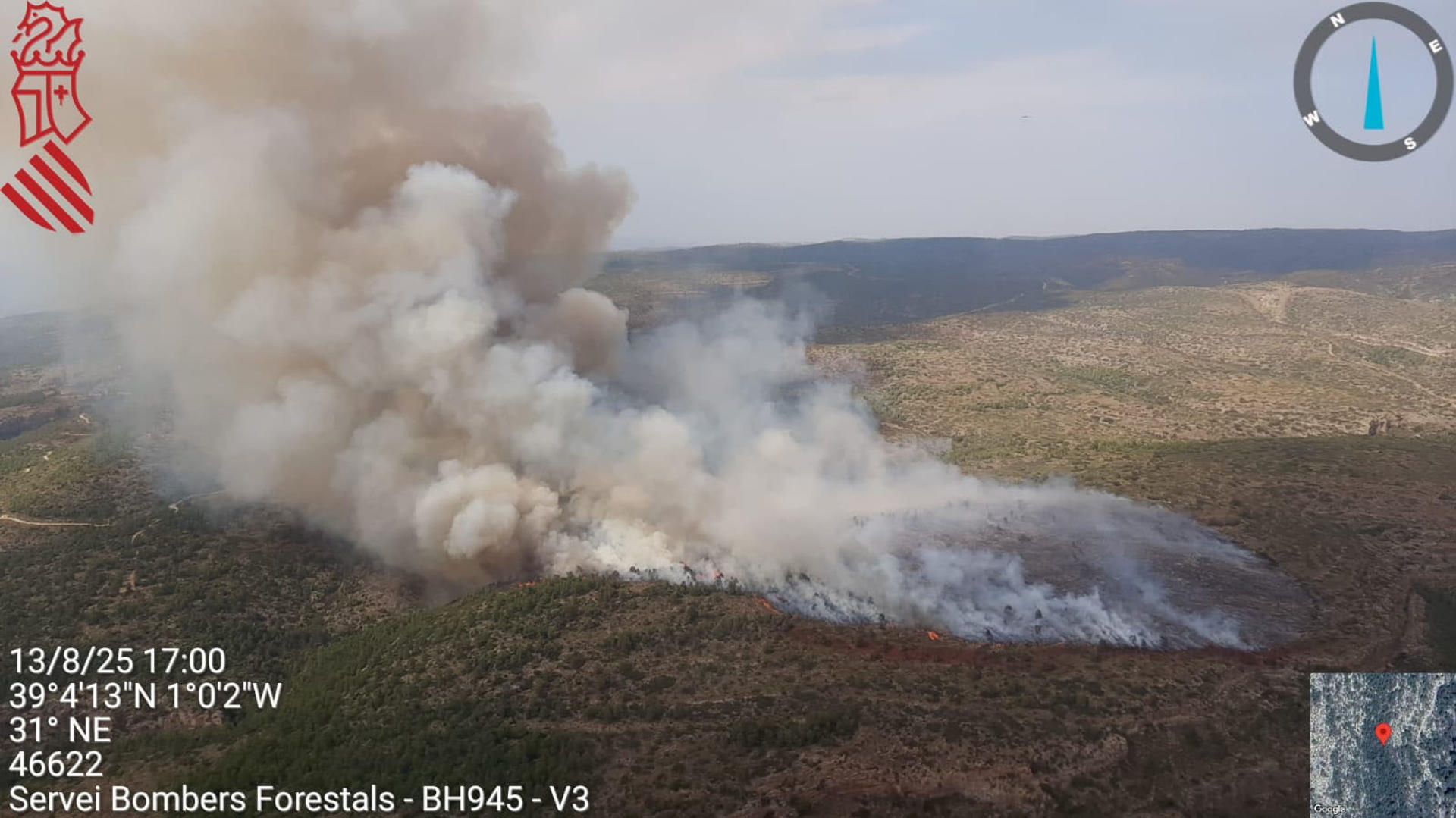 Vista del incendio forestal declarado en Teresa de Cofrentes y que ha provocado el desalojo de dos pedanías. EFE/Emergencias Generalitat Valenciana SOLO USO EDITORIAL/SOLO DISPONIBLE PARA ILUSTRAR LA NOTICIA QUE ACOMPAÑA (CRÉDITO OBLIGATORIO)