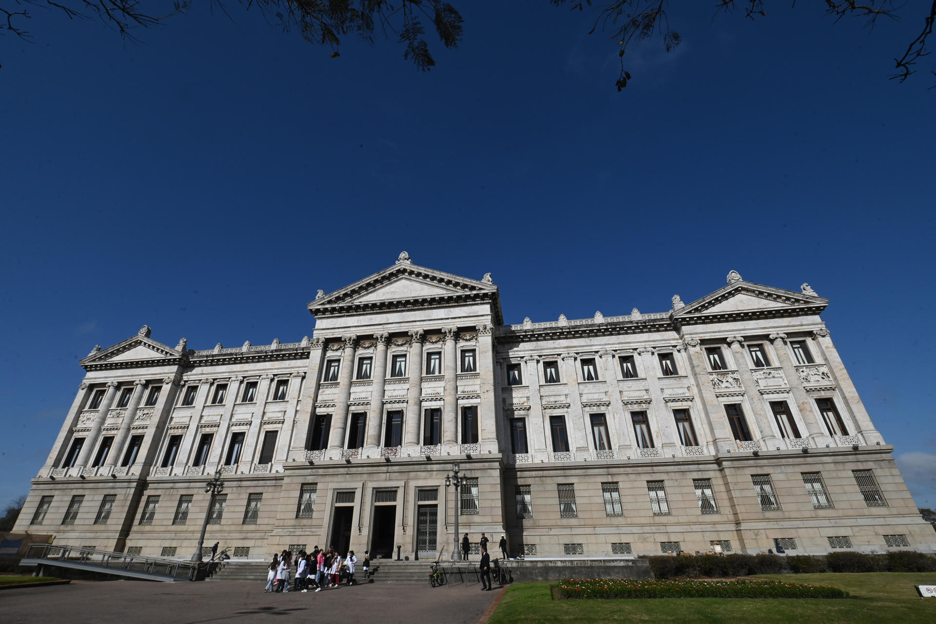 Fotografía del Palacio Legislativo en Montevideo (Uruguay). EFE/ Federico Gutierrez