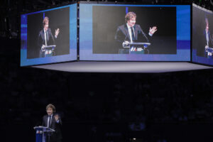 Fotografía de archivo, tomada el pasado 7 de junio, del presidente de Argentina, Javier Milei, durante la clausura del Madrid Economic Forum 2025, en Madrid (España). EFE/Sergio Pérez