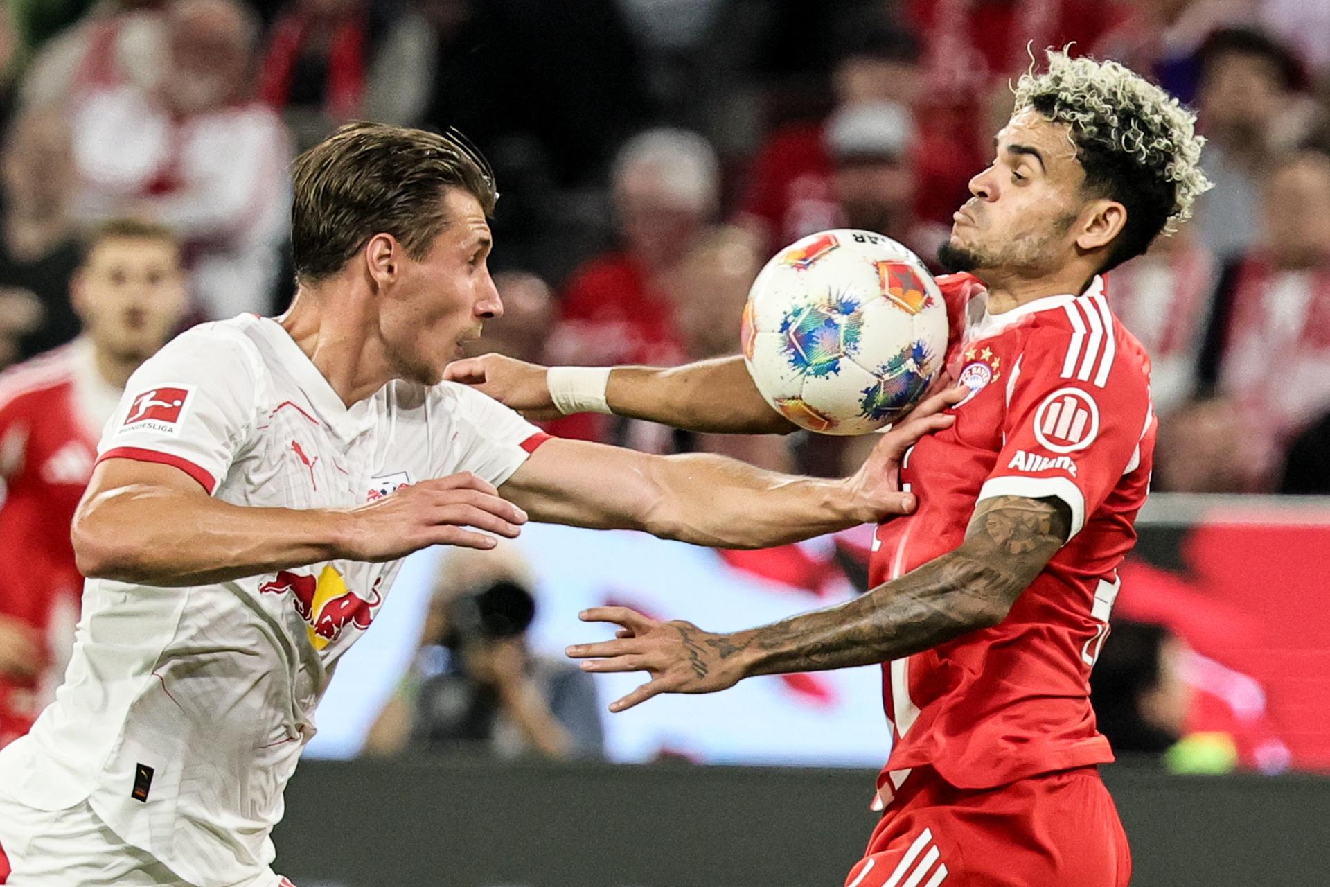 Luis Díaz, en su debut en la Bundesliga. EFE/EPA/RONALD WITTEK.