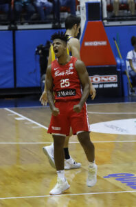 Foto de archivo del escolta Alfonso Plummer, nuevo fichaje del Baxi Manresa, durante un partido con la selección de Puerto Rico. EFE/ Thais Llorca