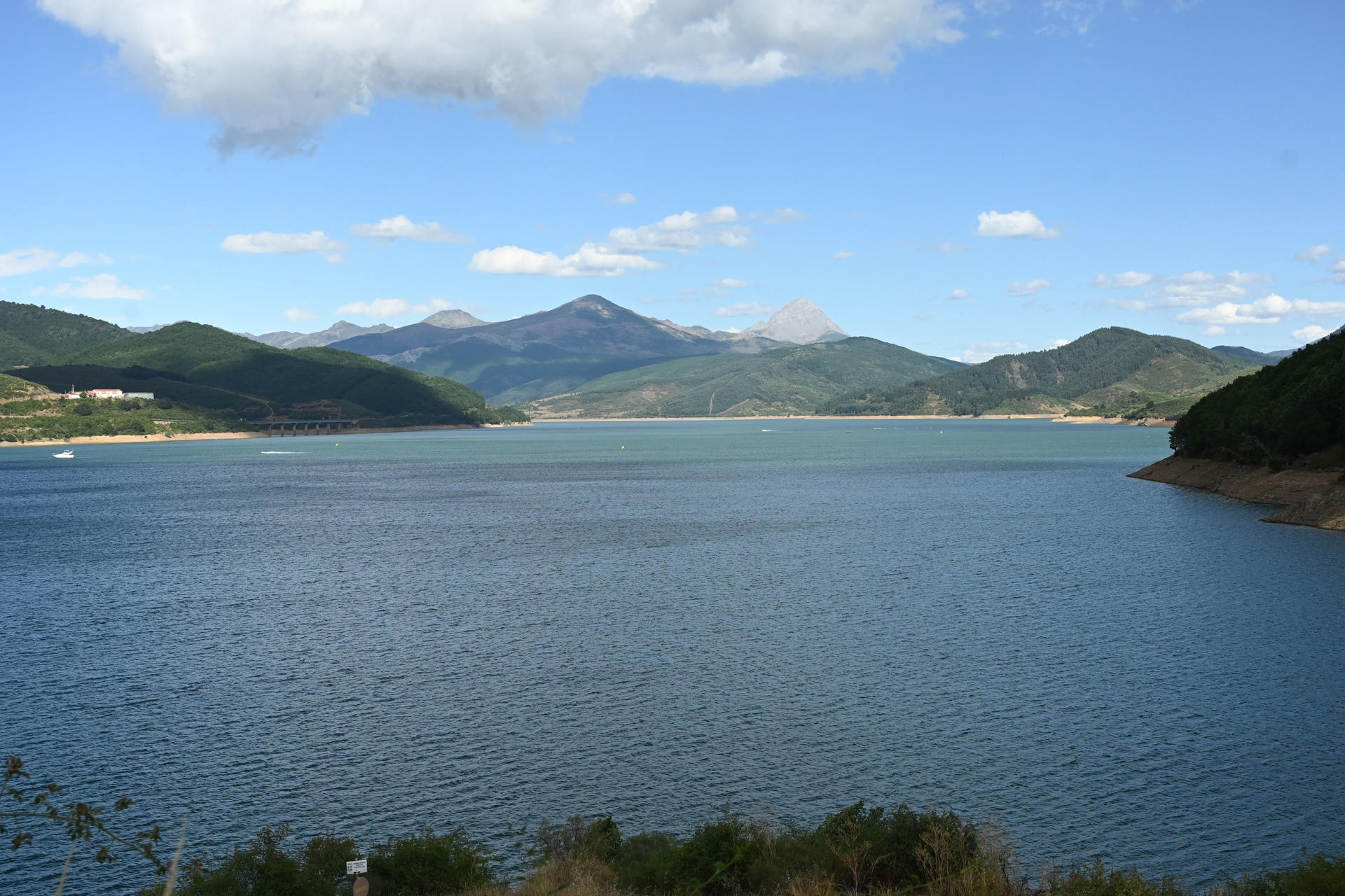 Vista del embalse de Riaño (León), de la Confederación Hidrográfica del Duero (CHD). EFE/J.Casares