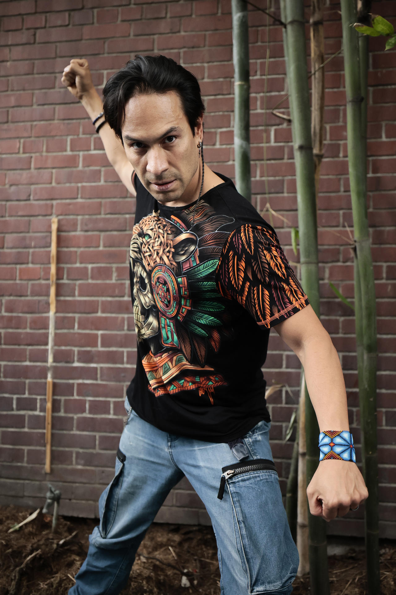 El actor mexicano Horacio García Rojas quien da voz al protagonista de la película animada Batman Azteca: Choque de Imperios, posa al termino de una entrevista con EFE, el pasado jueves en Ciudad de México (México). EFE/José Méndez
