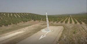El equipo universitario ‘Faraday Rocketry UPV’, formado por 46 estudiantes de la Universitat Politècnica de València (UPV), ha validado con éxito su cohete sonda ‘Rompetechos’ desde las instalaciones del Centro de Vuelos ATLAS, gestionado por el Centro Avanzado de Tecnologías Aeroespaciales (CATEC), en Villacarrillo (Jaén). EFE/ UPV/SÓLO USO EDITORIAL/SÓLO DISPONIBLE PARA ILUSTRAR LA NOTICIA QUE ACOMPAÑA (CRÉDITO OBLIGATORIO)
