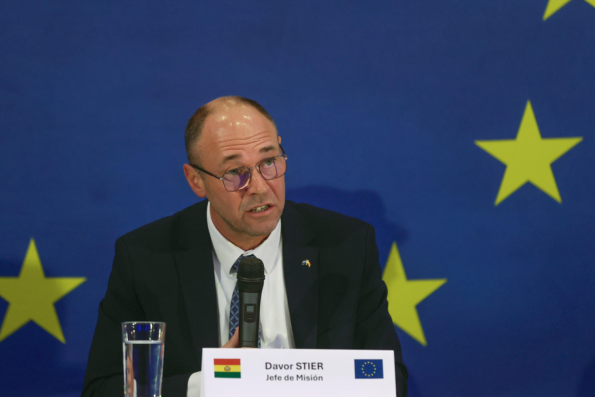 El jefe de la Misión de Observación Electoral de la Unión Europea, Davor Stier, habla en una rueda de prensa este martes, en La Paz (Bolivia). EFE/ Luis Gandarillas
