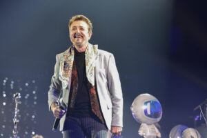Imagen de archivo del cantante y compositor Manolo García durante el concierto en Madrid en 2024. EFE/Víctor Lerena