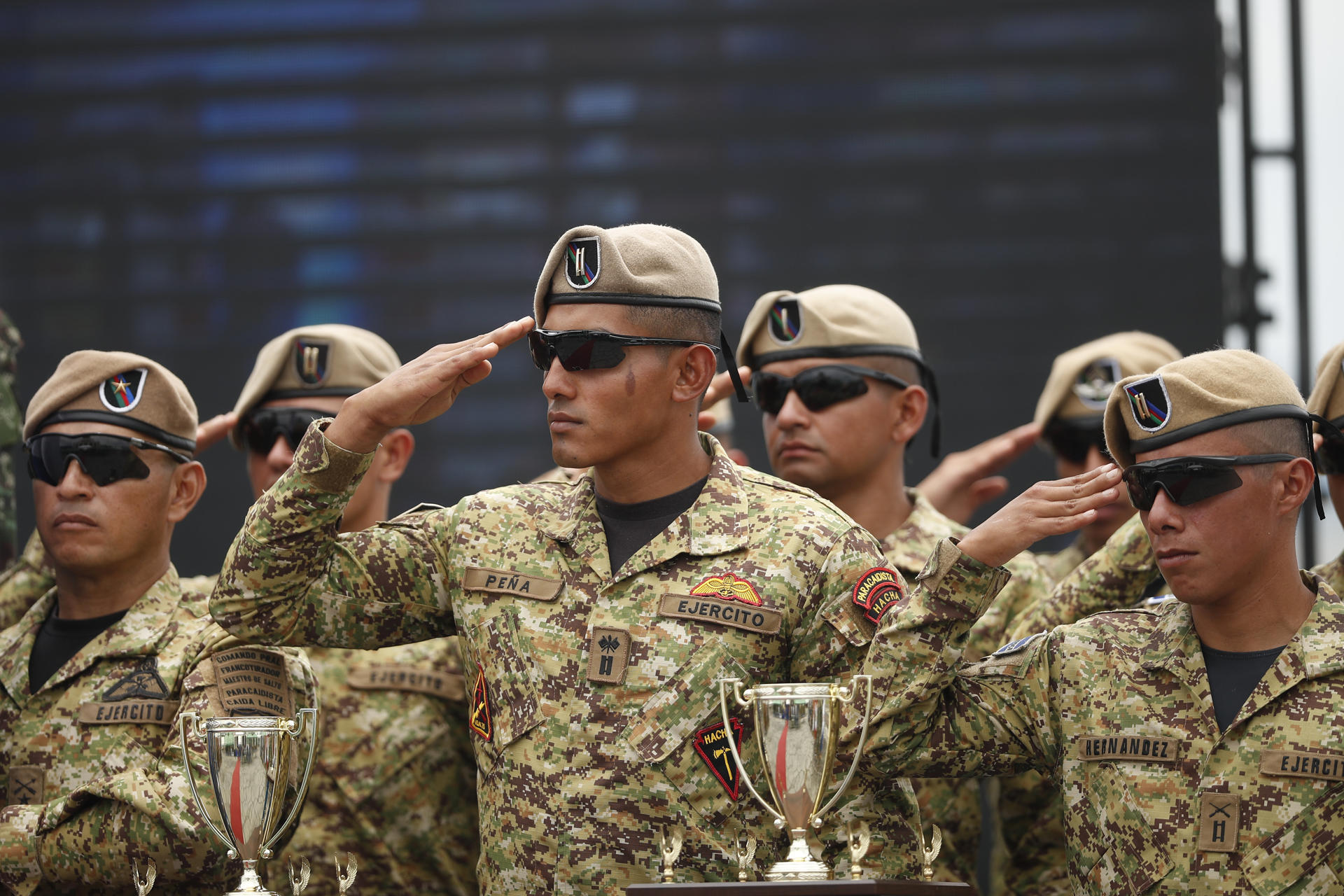 Soldados de El Salvador forman durante una ceremonia militar este 29 de agosto de 2025, en Ilopango (El Salvador). EFE/ Rodrigo Sura
