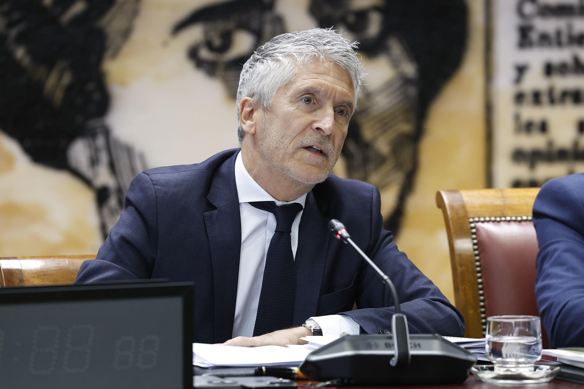 El ministro del Interior, Fernando Grande-Marlaska, comparece ante la Comisión de Interior de la Cámara Alta, a petición del PP, este jueves en el Senado. EFE/ Chema Moya