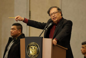 Fotografía de archivo del presidente de Colombia, Gustavo Petro, durante un acto público, en Bogotá (Colombia). EFE/Mauricio Dueñas