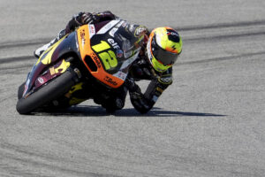 El piloto checo Filip Salac, del equipo ELF Marc VDS Racing Team, durante la carrera de Moto2 del Gran Premio de España MotoGP 2025 en el circuito 'Ángel Nieto' de Jerez de la Frontera en abril 2025. Foto de archivo de: Román Ríos/EFE