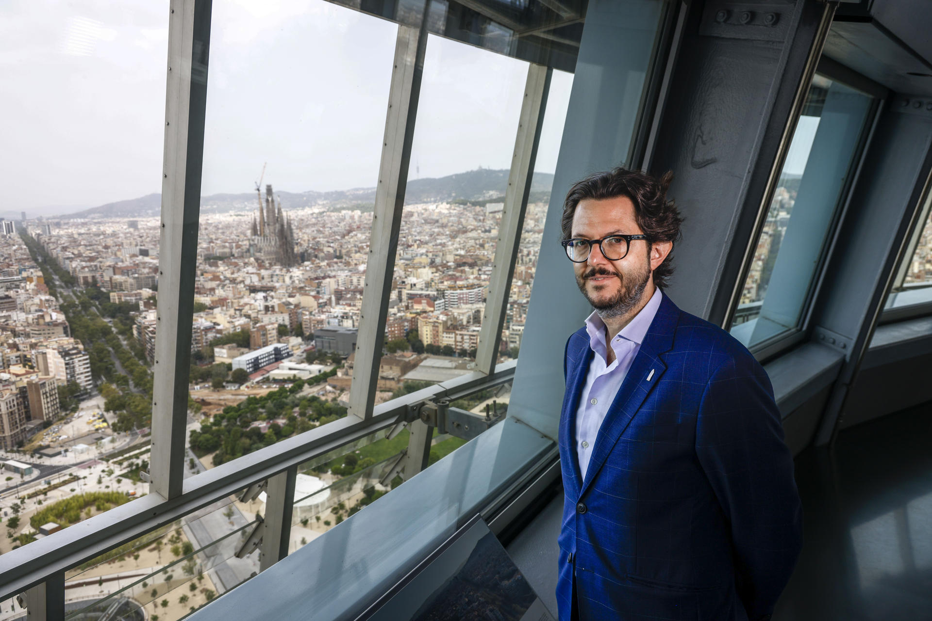 Aleix Pratdepàdua, director del Mirador Torre Glòries, en una entrevista con EFE, explica que el Mirador Torre Glòries acogerá del 2 al 5 de septiembre la 36 edición de la Convención Anual de la World Federation of Great Towers (WFGT), la "Champions League" de las torres más icónicas del mundo, a la que asistirán los representantes de 26 de las 55 torres que forman parte de la federación. EFE/Quique García