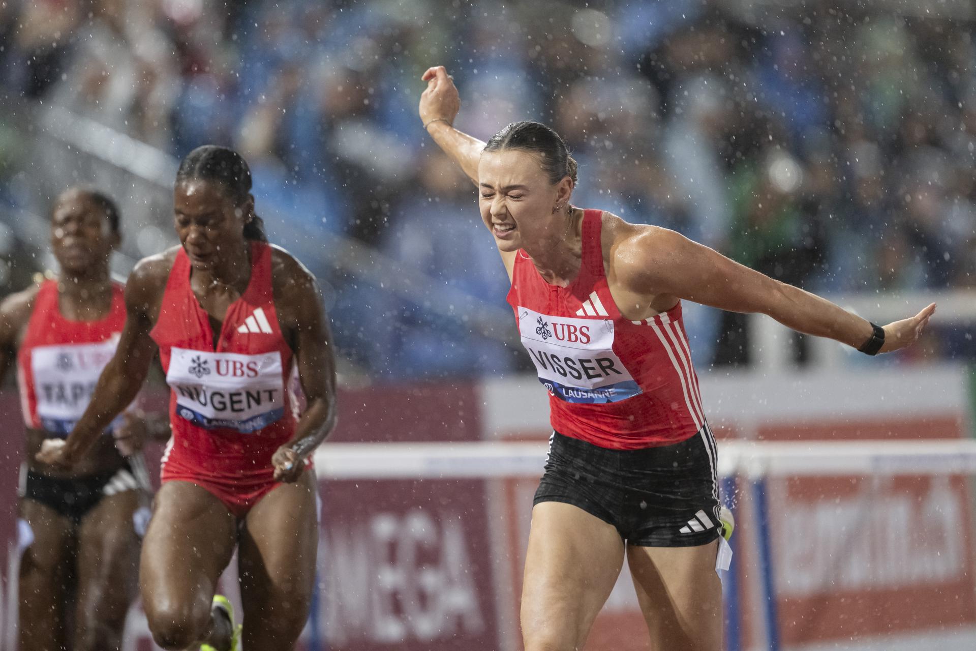 La neelandesa Nadine Visser of Netherlandsen la prueba de los 100m valla en la 50 edición de la Diamond League Athletissima athletics en Lausana, Suiza. EFE/EPA/LAURENT GILLIERON

