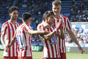 Giuliano Simeone, tras marcar el gol del Atlético en Vitoria. EFE /L. Rico