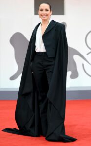 La actriz sueca Noomi Rapace llega a la premiere de 'Bugonia' durante el 82º Festival Internacional de Cine de Venecia, en Venecia, Italia, 28 de agosto de 2025. El festival de cine se lleva a cabo del 27 de agosto al 06 de septiembre de 2025. (Cine, Cine, Italia, Venecia) EFE/EPA/ETTORE FERRARI