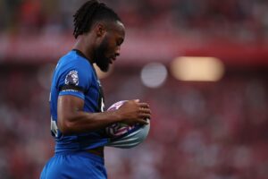 El ghanés Antoine Semenyo, del Bournemouth, durante el partido de este viernes contra el Liverpool, en el que vivió un incidente racista. EFE/ADAM VAUGHAN. Sólo uso editorial.