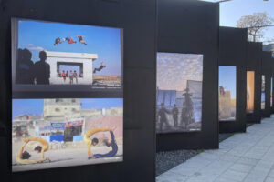 Fotografía que muestra la exposición ‘De un cielo a otro semejante’ este jueves, en el Museo de la Memoria y los Derechos Humanos de Chile (MMDH), en Santiago (Chile). EFE/ Raúl Gómez