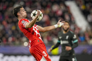 Miguel Gutiérrez, durante un partido con el Girona la pasada temporada. EFE/David Borrat