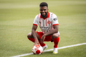 El centrocampista francés Thomas Lemar ha sido presentado este mediodía en el Estadio de Montilivi como nuevo jugador del Girona FC. EFE/David Borrat.
